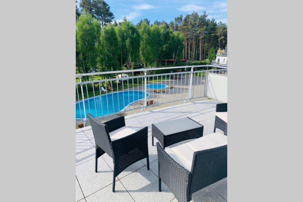 Uroczy Apartament Z Basenem I Kortem Tenisowym Pobierowo Dış mekan fotoğraf
